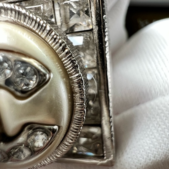 CHANEL Stud Earrings-Authentic Silver/Crystal & Pearly White(.75”x.75”x.5”) NIB - Picture 15 of 17